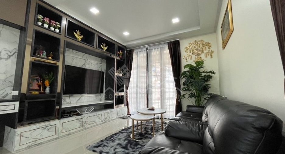 For rent 3 bedrooms house in East Pattaya, Pattaya
