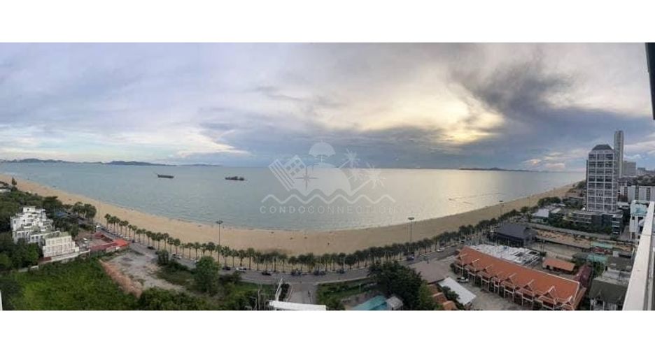 Condo en venta de 3 habitaciones 