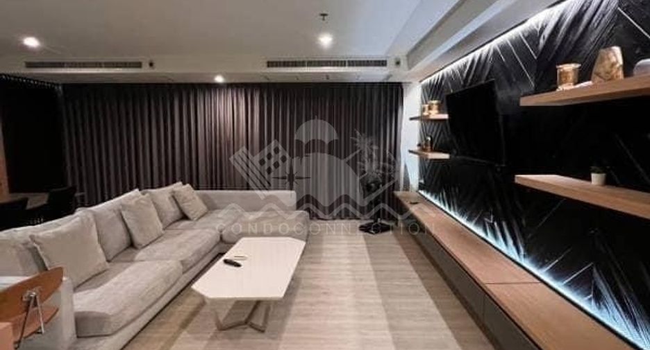 Condo en venta de 3 habitaciones 