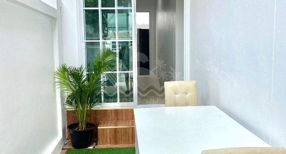 For sale 4 bedrooms house in East Pattaya, Pattaya