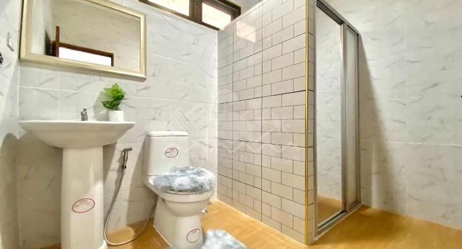 For sale 4 bedrooms house in East Pattaya, Pattaya