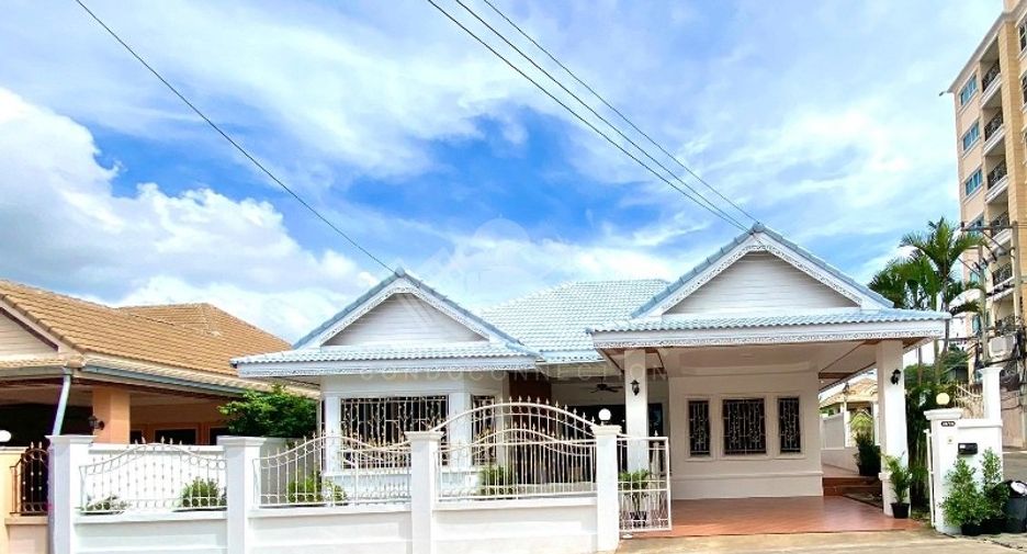 For sale 4 bedrooms house in East Pattaya, Pattaya