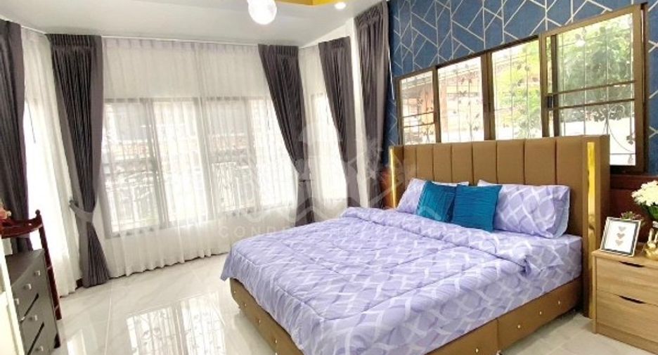 For sale 4 bedrooms house in East Pattaya, Pattaya