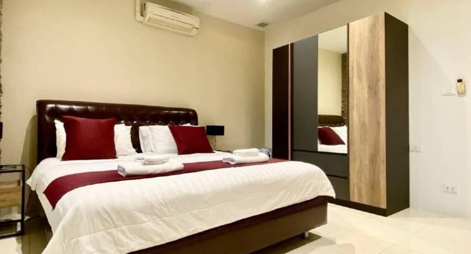 For sale 3 bedrooms condo in Pratumnak, Pattaya
