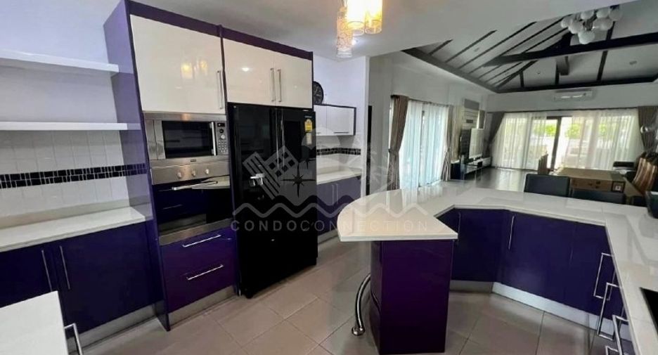 For sale 5 bedrooms house in Huay Yai, Pattaya