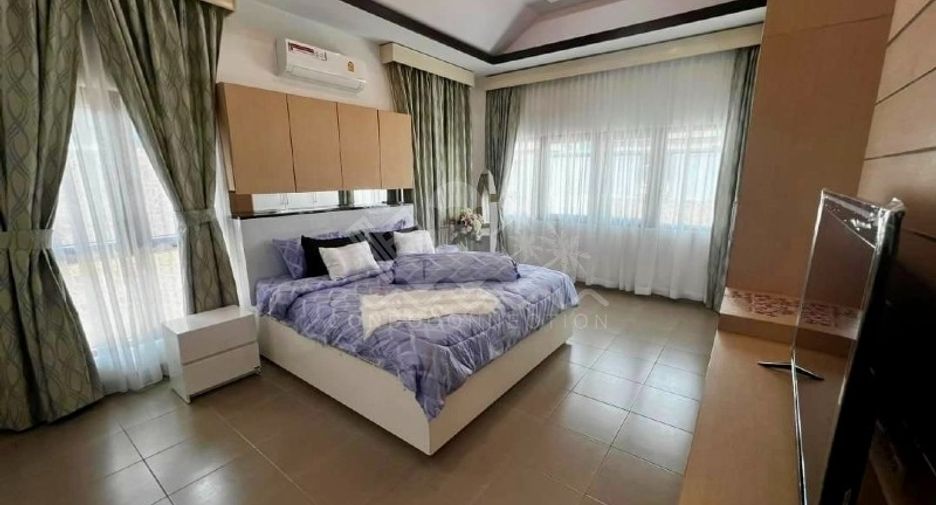 For sale 5 bedrooms house in Huay Yai, Pattaya