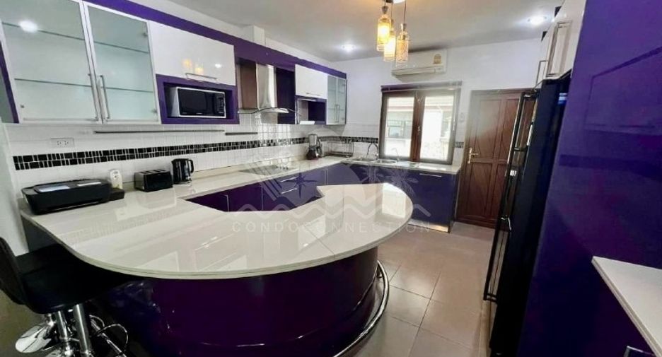 For sale 5 bedrooms house in Huay Yai, Pattaya
