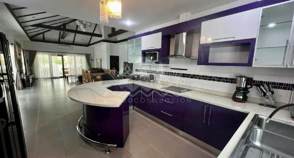 For sale 5 bedrooms house in Huay Yai, Pattaya