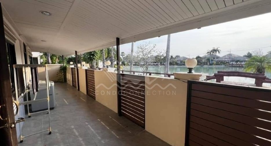 À vendre 4 chambres maison à Huay Yai, Pattaya