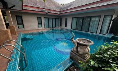 À vendre 4 chambres maison à Huay Yai, Pattaya