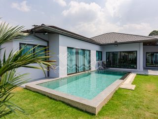 Casa en alquiler de 3 habitaciones en Bang Lamung, Chonburi