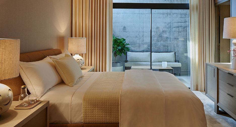 For sale 3 bedrooms condo in Yan Nawa, Bangkok