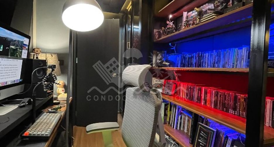 For sale 2 bedrooms condo in Phra Khanong, Bangkok