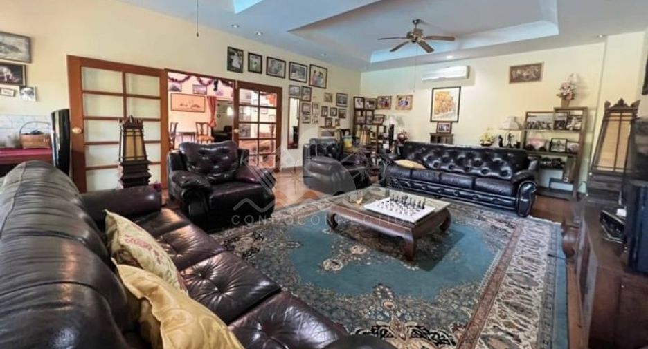 À vendre 4 chambres maison à East Pattaya, Pattaya