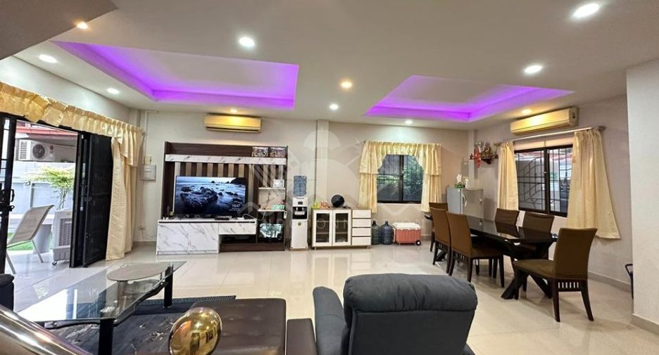 For sale 4 bedrooms house in East Pattaya, Pattaya