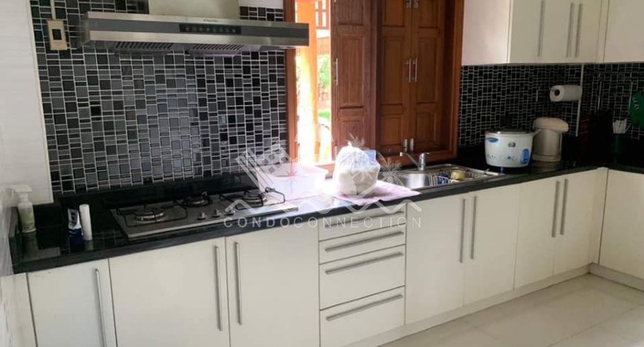 Casa en venta de 4 habitaciones en East Pattaya, Pattaya