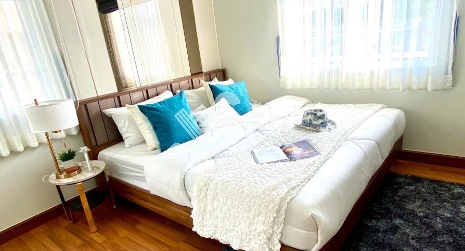 À vendre 4 chambres maison à Huay Yai, Pattaya