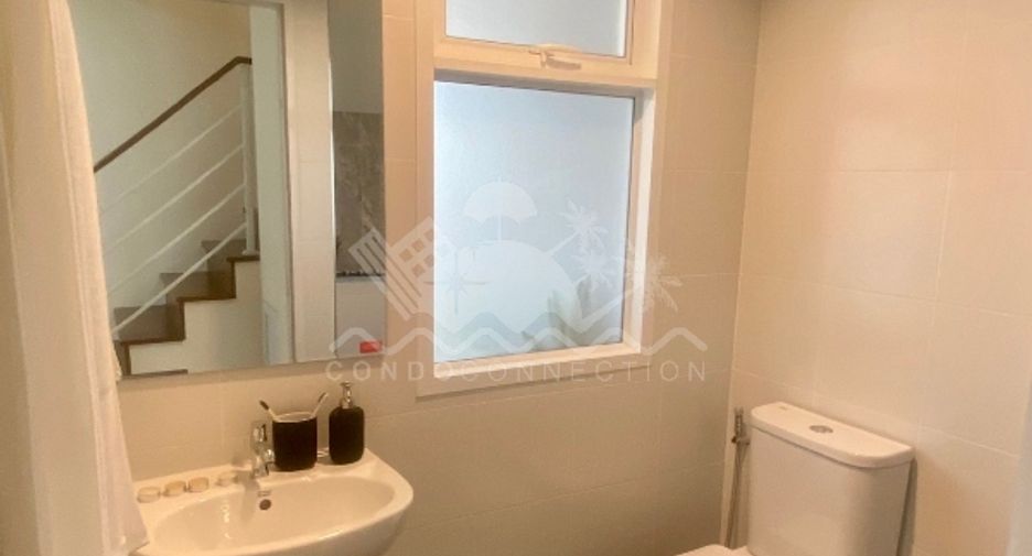 À vendre 4 chambres maison à Huay Yai, Pattaya