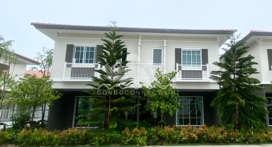 À vendre 4 chambres maison à Huay Yai, Pattaya