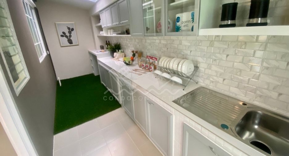À vendre 4 chambres maison à Huay Yai, Pattaya