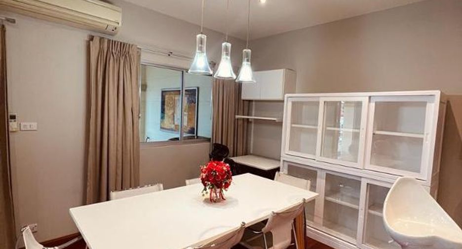 For sale 3 bedrooms condo in Pratumnak, Pattaya