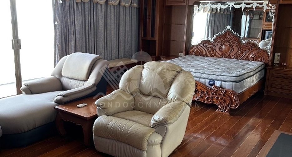 For rent 4 bedrooms house in North Pattaya, Pattaya