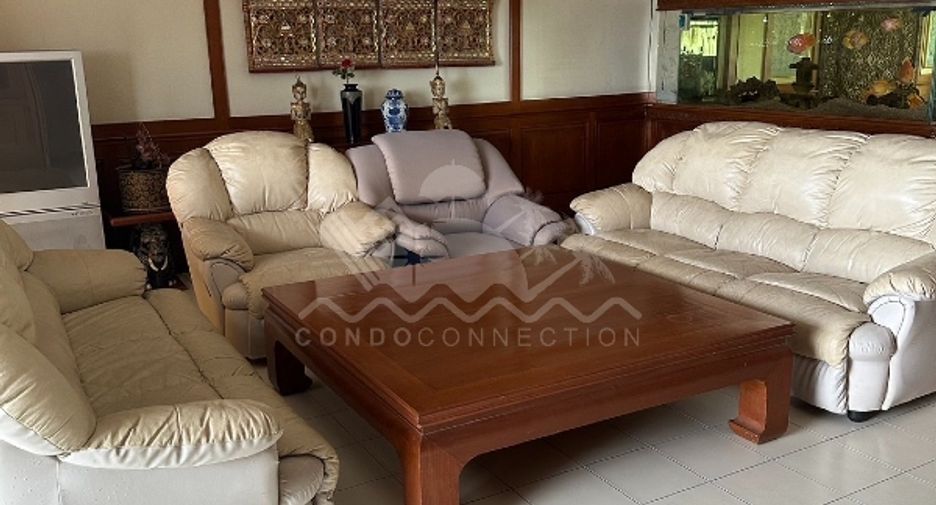 For rent 4 bedrooms house in North Pattaya, Pattaya