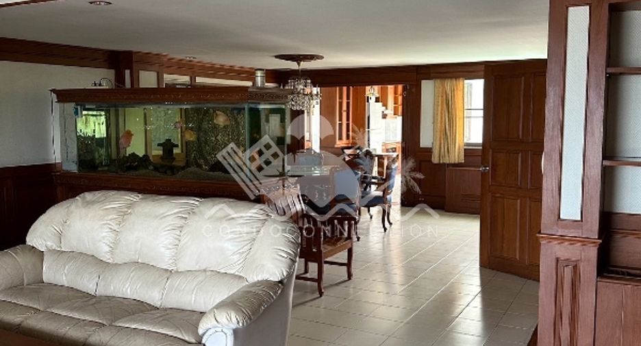 For rent 4 bedrooms house in North Pattaya, Pattaya