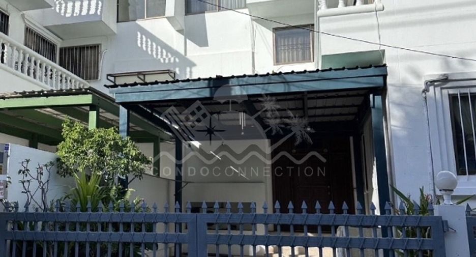 For rent 4 bedrooms house in North Pattaya, Pattaya
