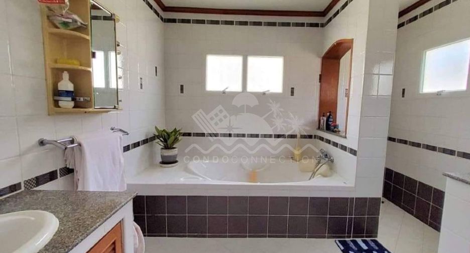 For sale 3 ベッドルーム house in East Pattaya, Pattaya