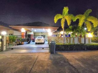 Haus zum Kauf mit 3 Zimmer in Bang Lamung, Chonburi