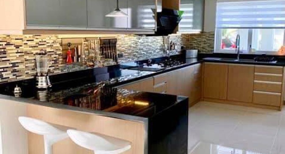 For sale 4 bedrooms house in South Pattaya, Pattaya