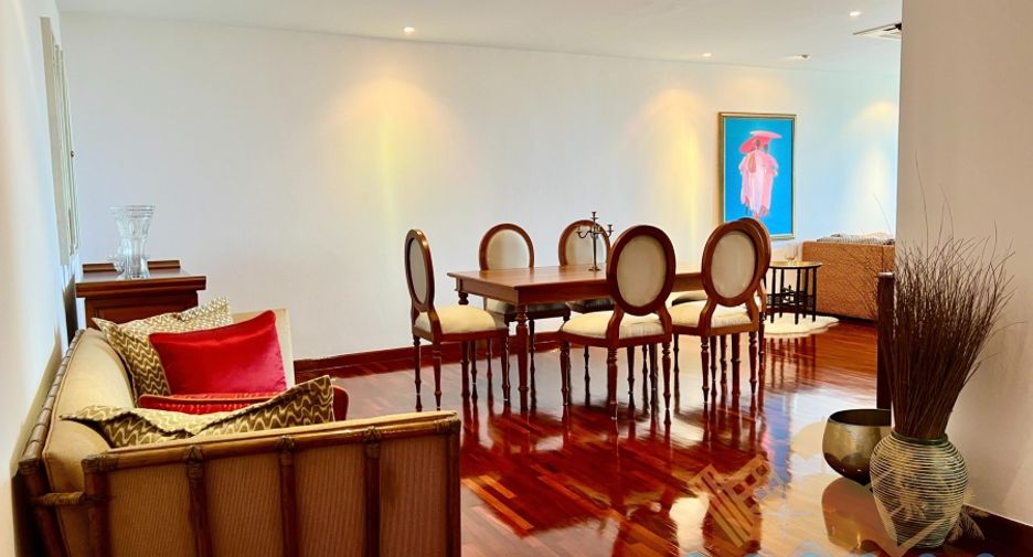 For rent 2 bedrooms condo in North Pattaya, Pattaya
