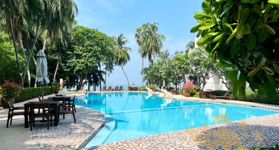 For rent 2 bedrooms condo in North Pattaya, Pattaya