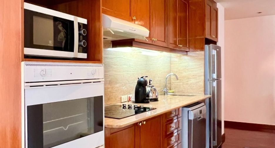 For rent 2 bedrooms condo in North Pattaya, Pattaya