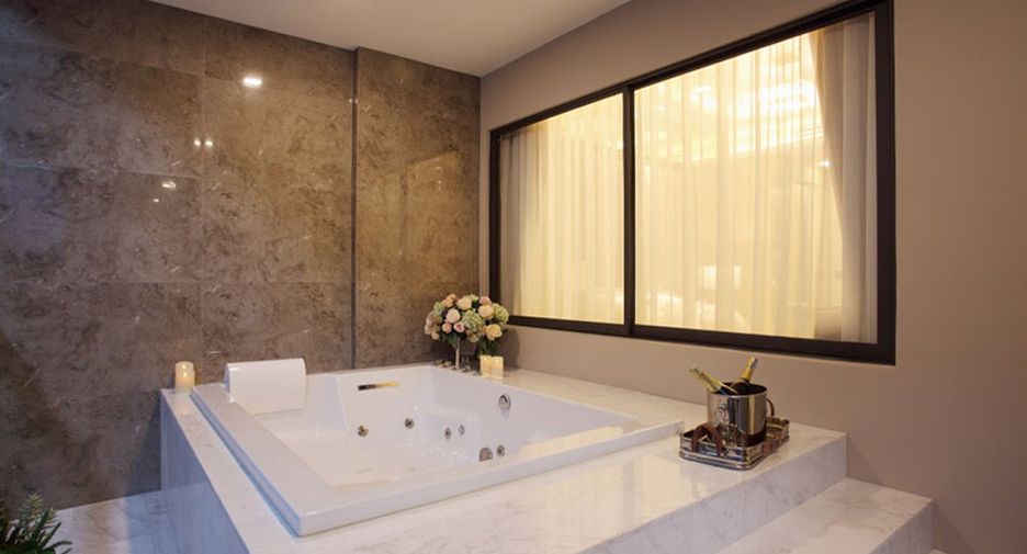 For sale studio condo in Pratumnak, Pattaya