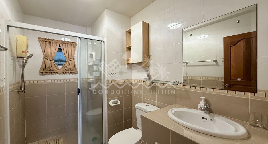 For rent 3 bedrooms house in East Pattaya, Pattaya