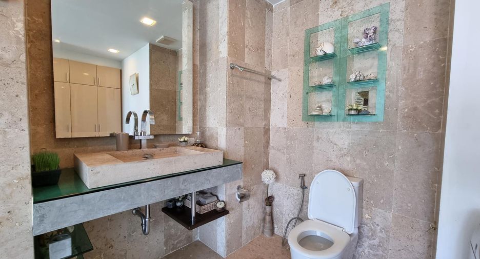 For sale 2 bedrooms condo in North Pattaya, Pattaya