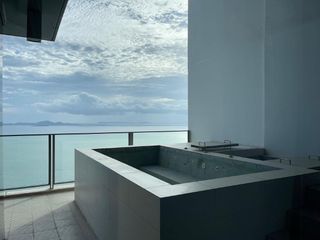 For sale 5 ベッドルーム condo in Bang Lamung, Chonburi