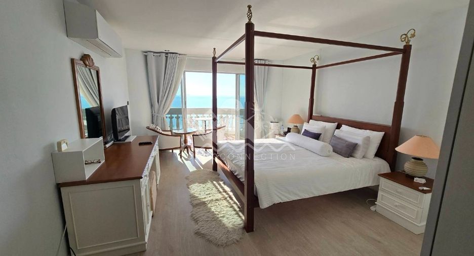For sale 3 bedrooms condo in North Pattaya, Pattaya