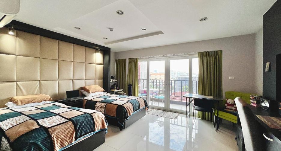 For sale studio condo in Pratumnak, Pattaya
