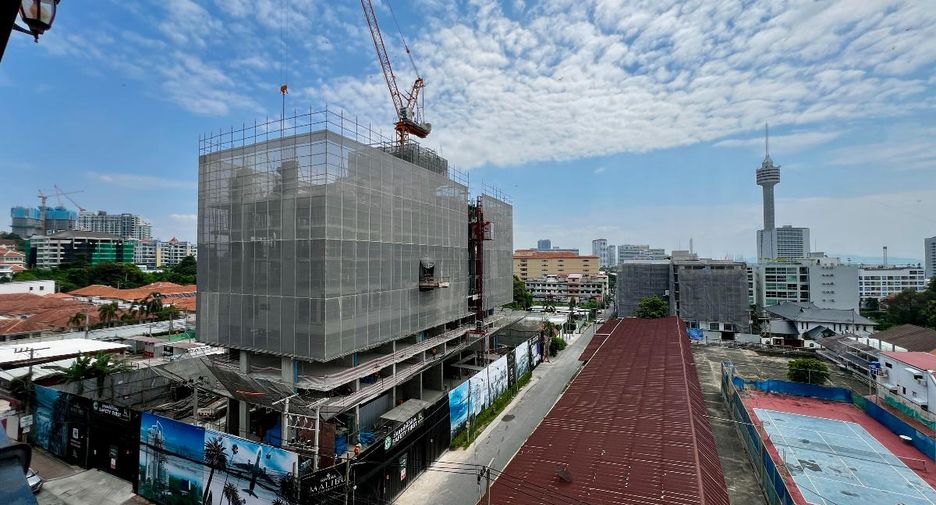 For sale studio condo in Pratumnak, Pattaya
