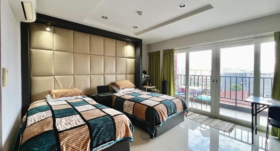 For sale studio condo in Pratumnak, Pattaya