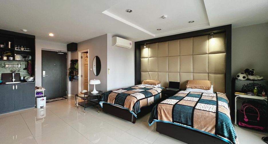 For sale studio condo in Pratumnak, Pattaya