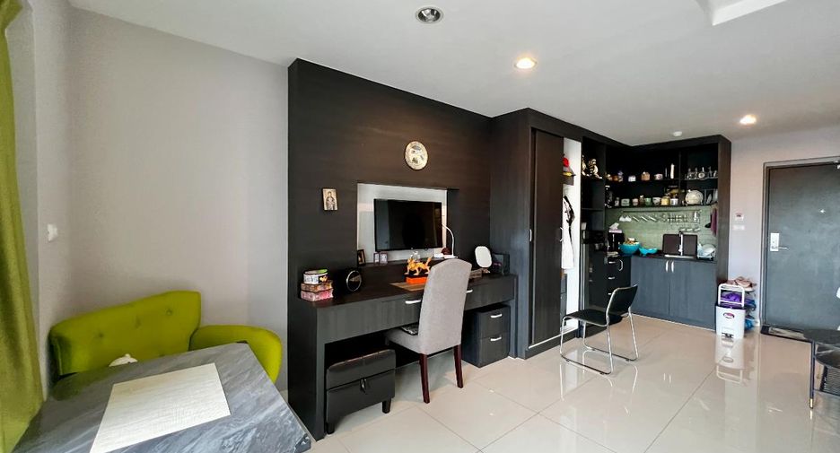 For sale studio condo in Pratumnak, Pattaya