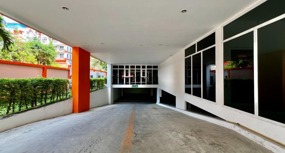 For sale studio condo in Pratumnak, Pattaya