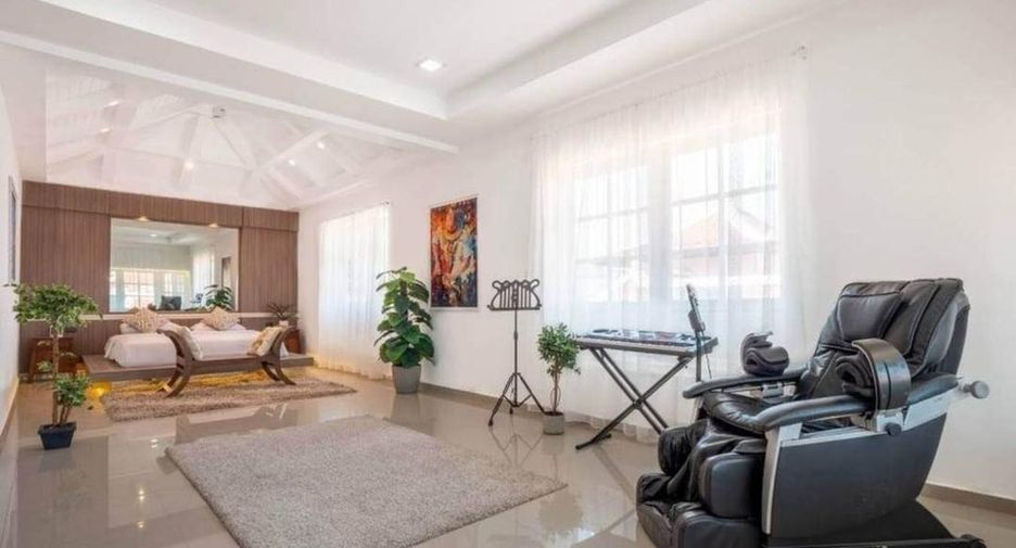 For sale 6 bedrooms house in East Pattaya, Pattaya