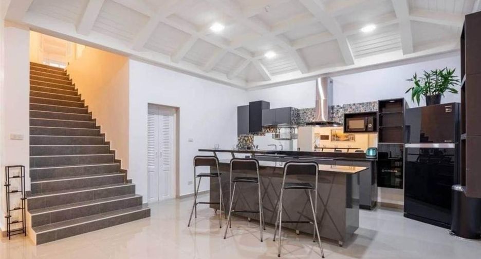 For sale 6 bedrooms house in East Pattaya, Pattaya