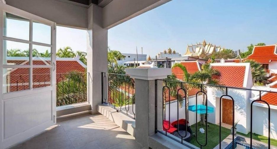 For sale 6 bedrooms house in East Pattaya, Pattaya