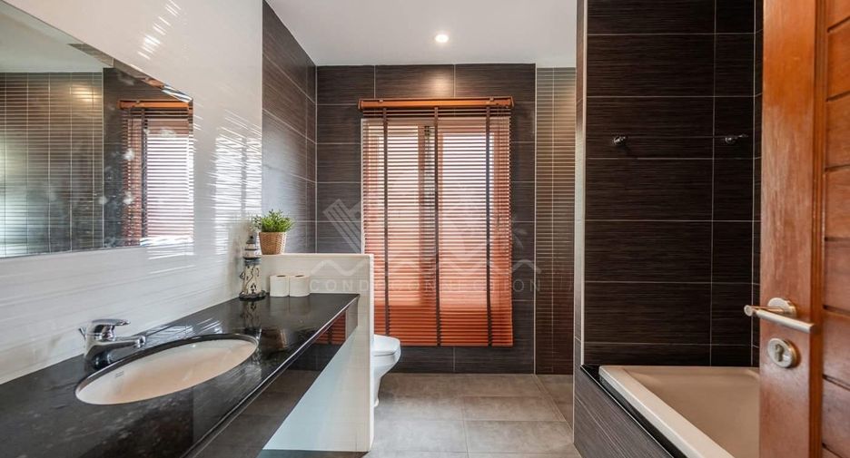 For sale 3 bedrooms house in North Pattaya, Pattaya